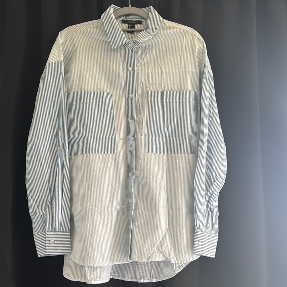 NWT Forever 21 Searsucker Blue and White Shirt